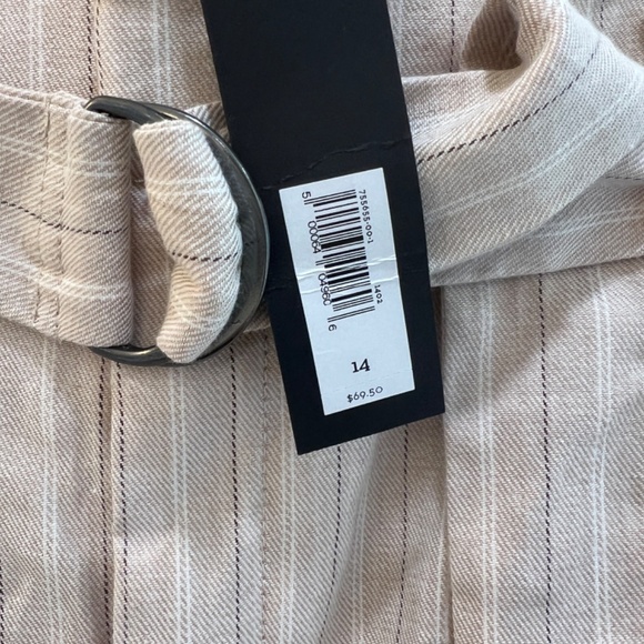 NWT Banana Republic Women's Linen High Rise, Striped, Belted Shorts Size 14 - Picture 4 of 5